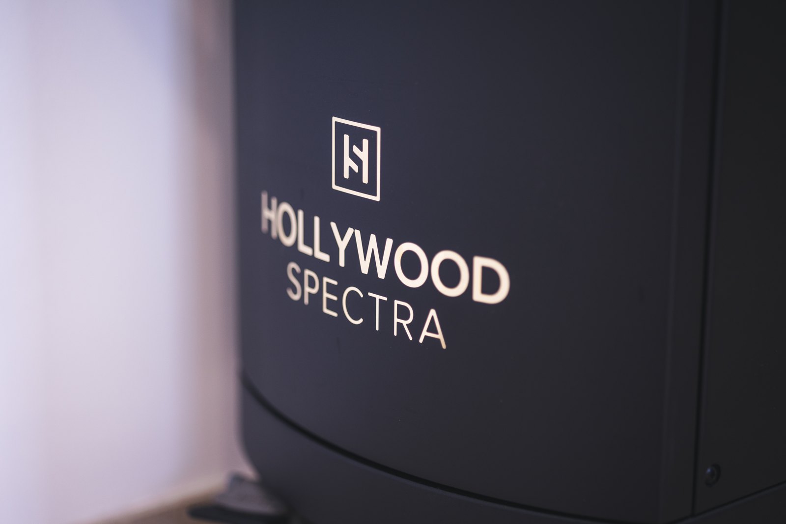 Laser Lutronic Hollywood Spectra au cabinet du Dr Christophe Klein, Génissac