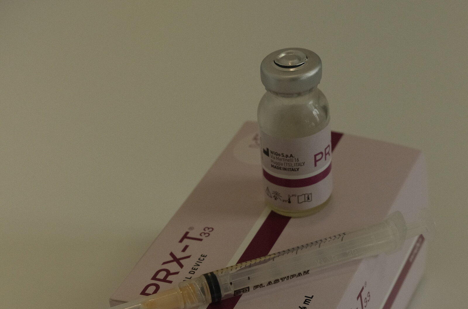 Boîte et flacon de PRX-T33 (WiQo) au cabinet du Dr Christophe Klein, Génissac